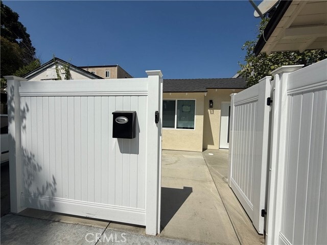 Primary Photo - 6227 Wilkinson Ave