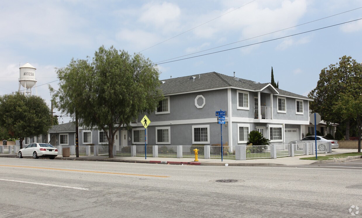11840 183rd St, Artesia, CA 90701 Apartments in Artesia, CA