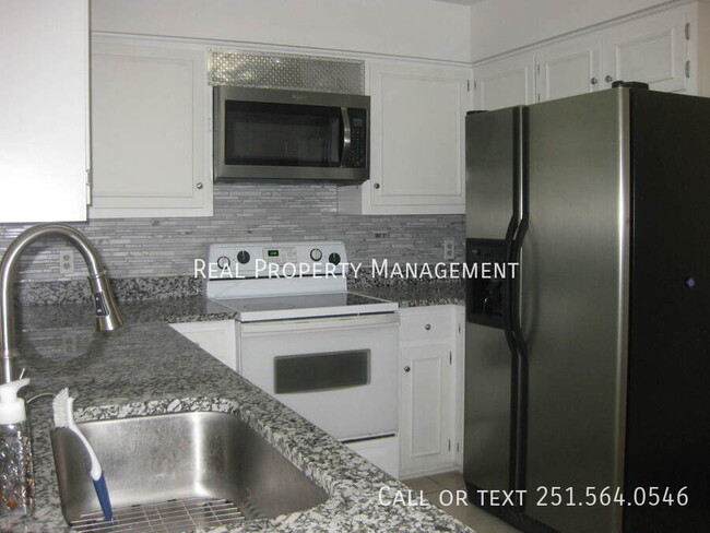 Building Photo - 961 Dickenson Ave