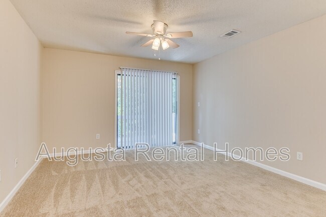 Foto del edificio - 3510 Woodlake Rd