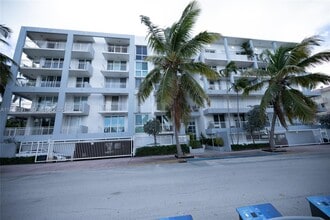 Building Photo - 7832 Collins Ave