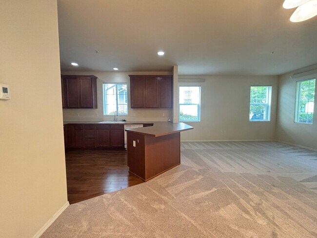 Foto del edificio - 3 Bedroom Condo in Dupont