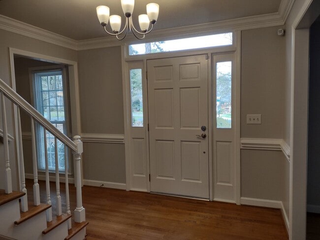 Building Photo - Move-In ready Home located in the Winterbr...