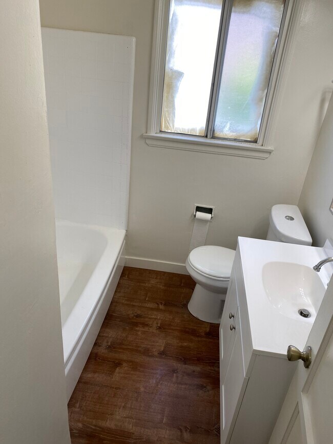 Foto del edificio - 6838 Winnetka Ave