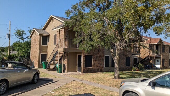 Building Photo - 5104 Herrick Ct