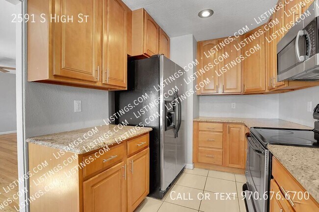 Foto del edificio - 2591 S High St