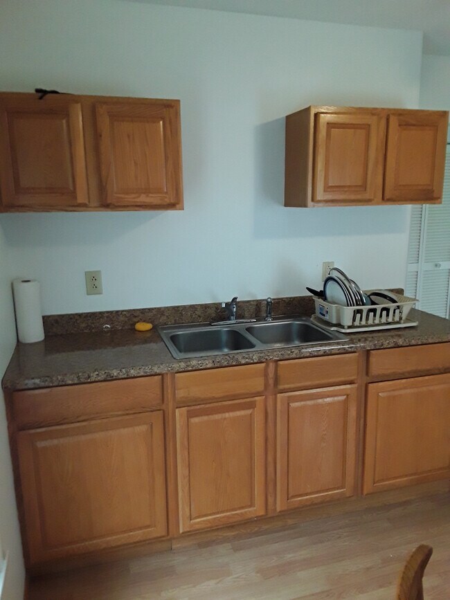 Kitchen - 2 Elm Ave