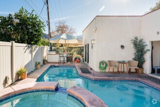 Building Photo - 52030 Avenida Villa