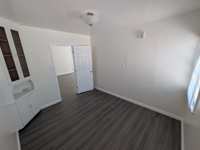 Foto del edificio - 1621 S Almansor St