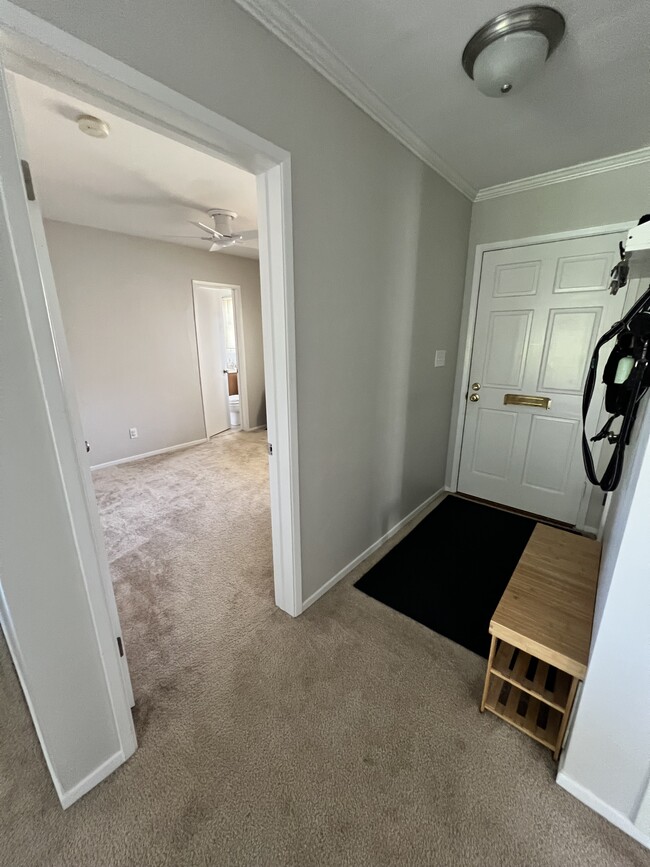 Foto del edificio - 6850 Clara Lee Ave