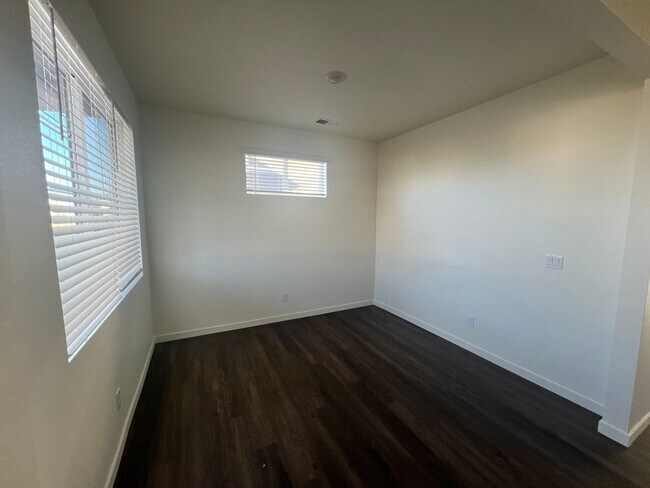 Building Photo - 5011 Alur Street, Windsor