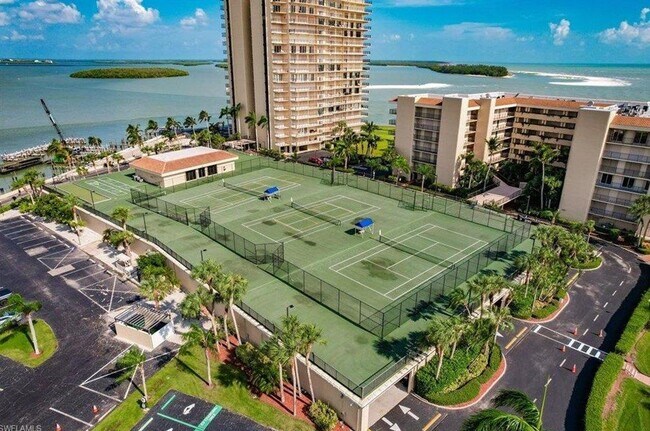 Foto del edificio - 1080 S Collier Blvd