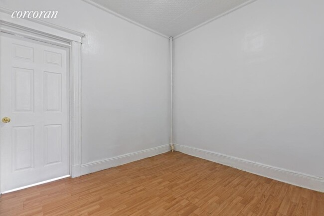 Building Photo - 265 E 37th St