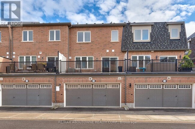 Building Photo - 3002 Preserve Dr