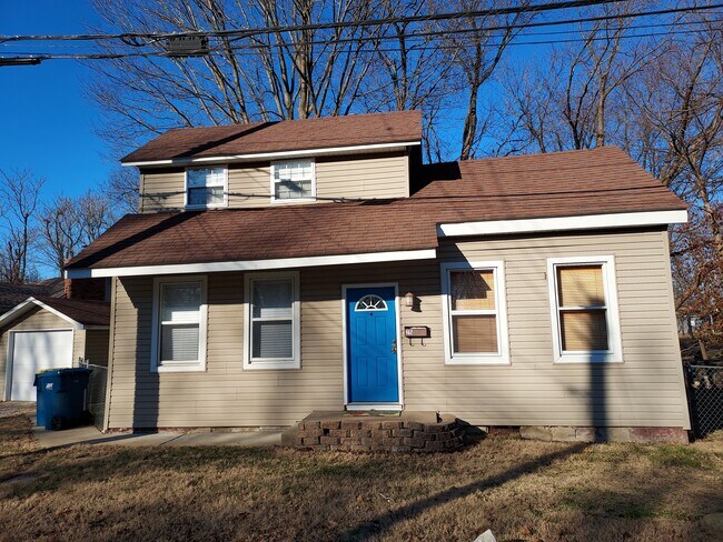 Building Photo - 215 M St