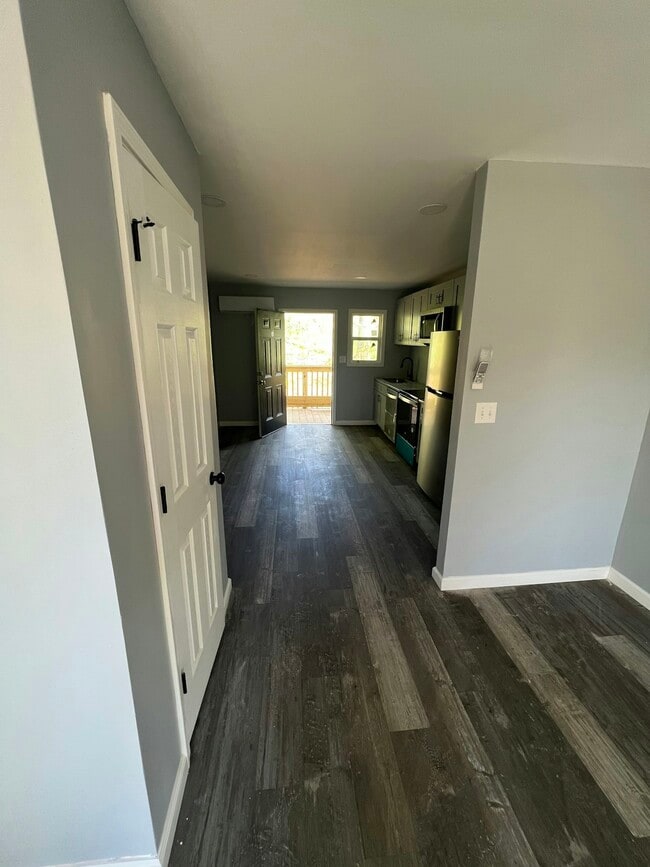 Foto del edificio - 106 N Pugh St