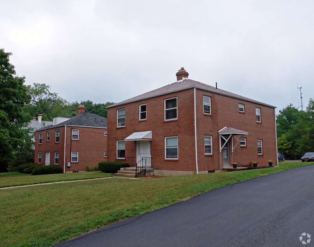 Building Photo - 1560 E High St