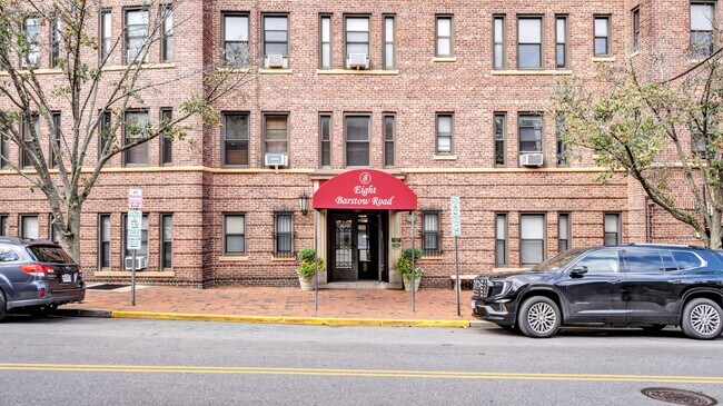 Foto del edificio - 8 Barstow Rd