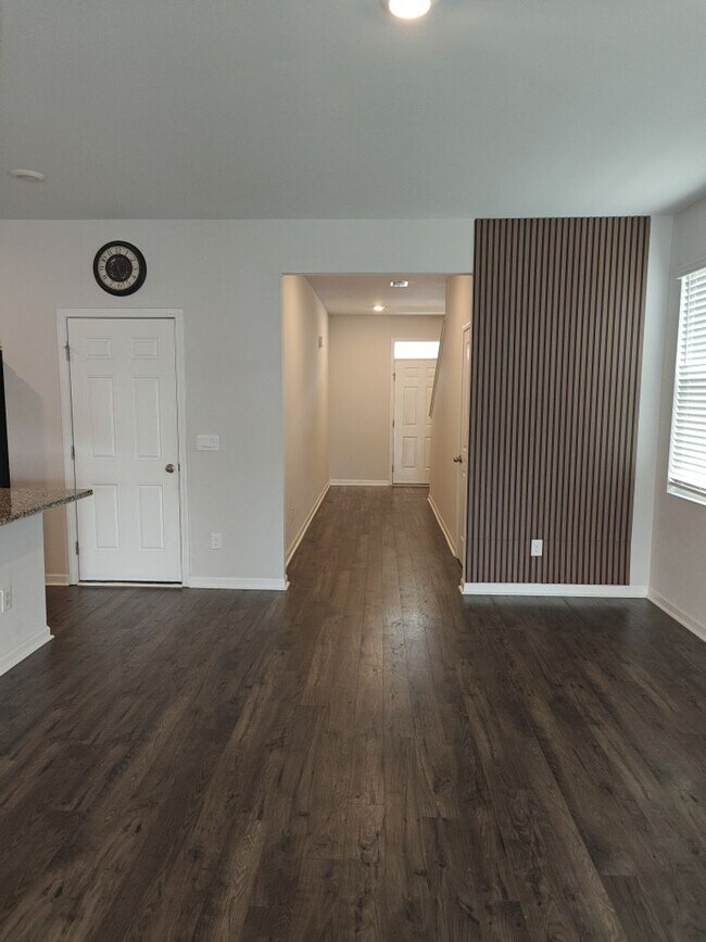 Foto del edificio - Beautiful 5 bedroom home built in 2022!