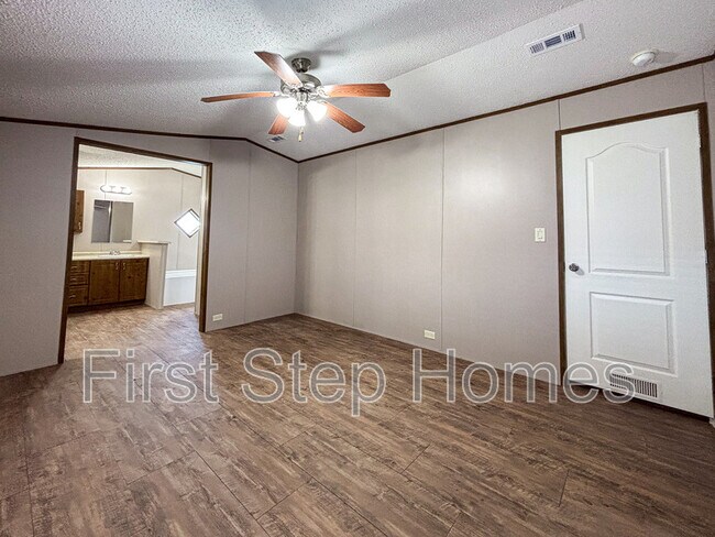 Building Photo - 618 San Rafael