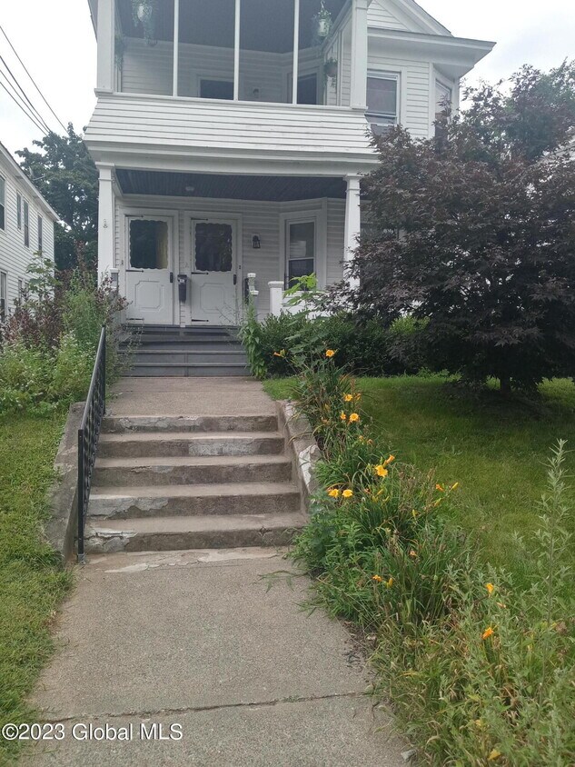 Primary Photo - 15 Homestead Ave