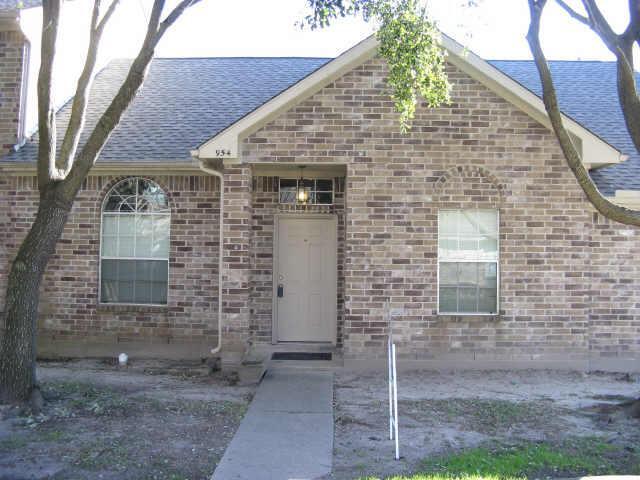 Primary Photo - 954 Birnham Woods Blvd