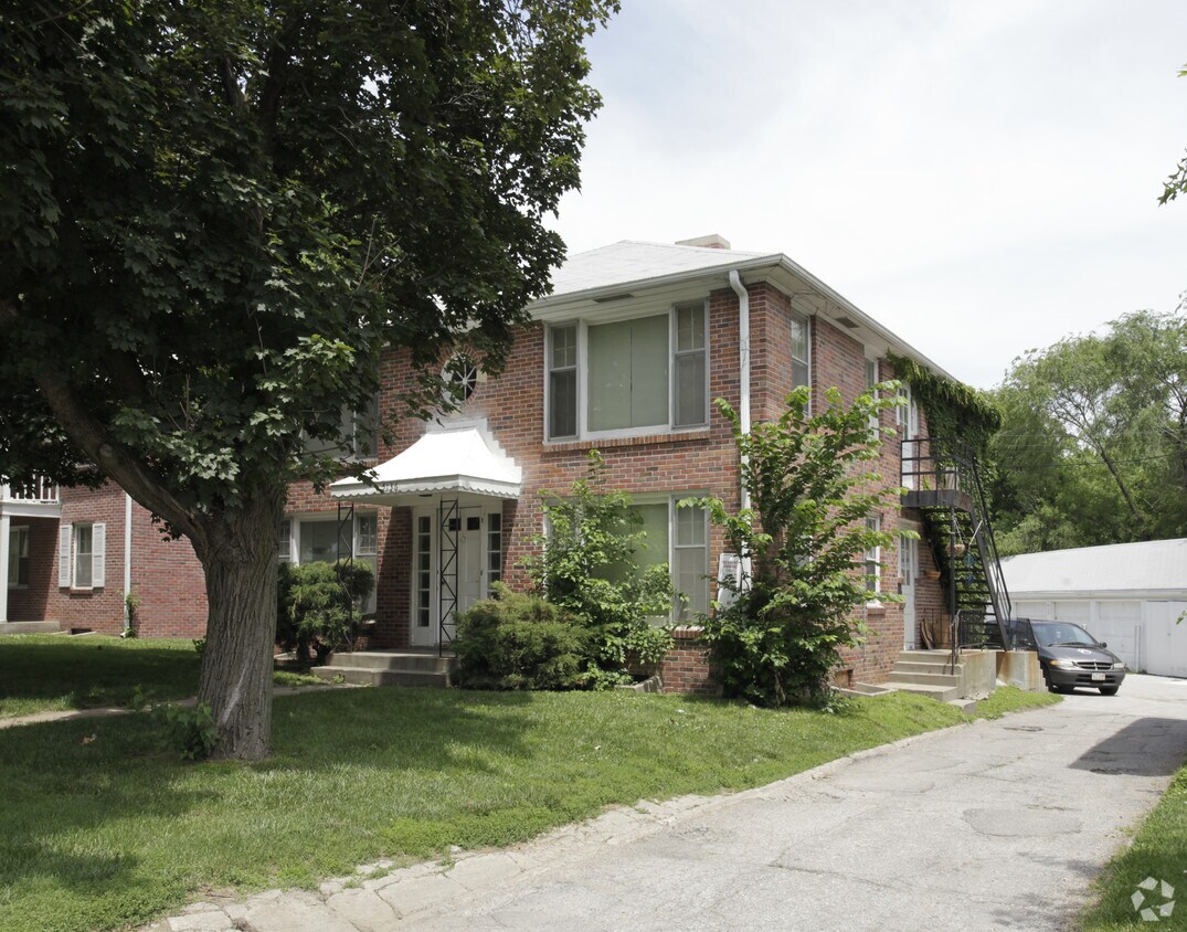 Primary Photo - Benson Apartments