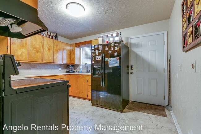 Building Photo - 3 br, 2 bath House - 513 E 25th