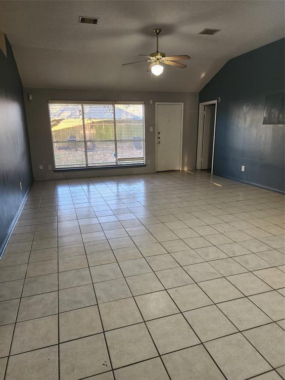 Foto del edificio - 22914 Tree House Ln