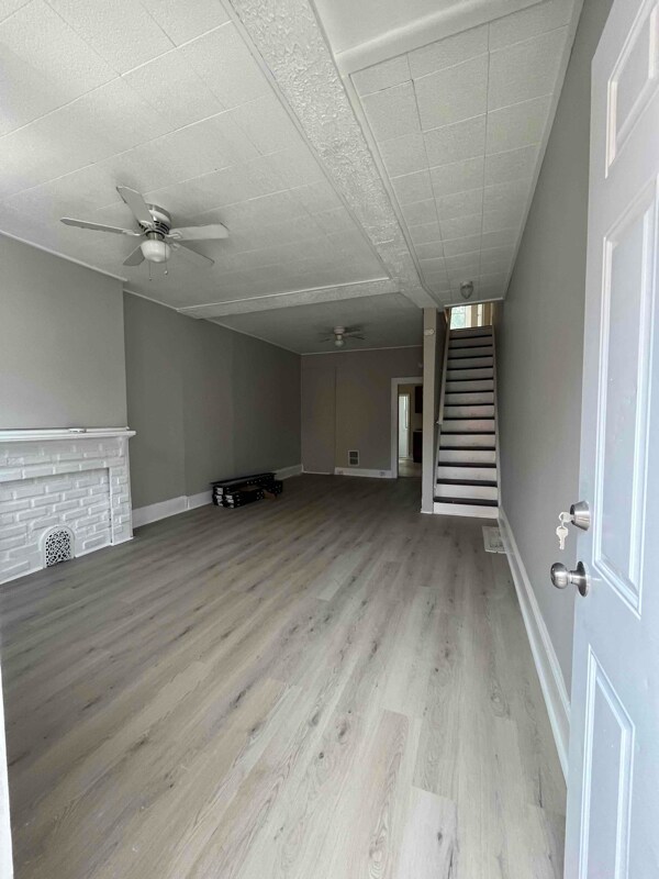 Building Photo - 3120 N Hutchinson St