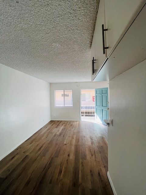 Foto del edificio - 1260 Beachwood Dr