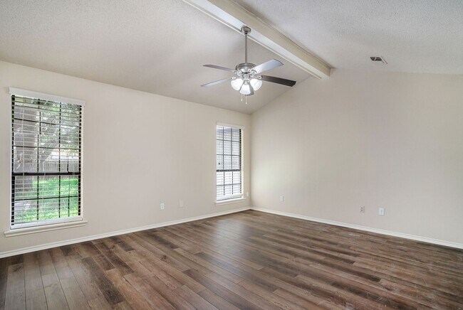 Foto del edificio - Handsome, Brick Home in Rowlett