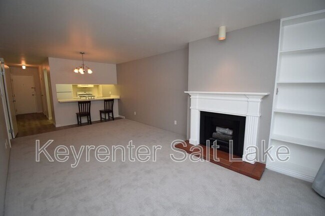 Building Photo - 1168 S Foothill Dr