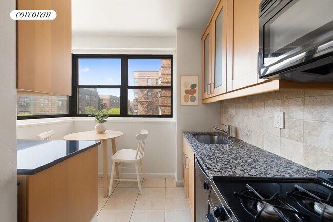 Foto del edificio - 3441-41 78th St