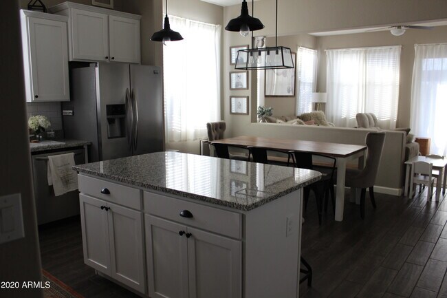 Building Photo - 13545 W Desert Moon Way