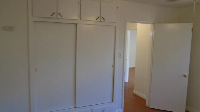 Foto del edificio - 5151 E Carson St
