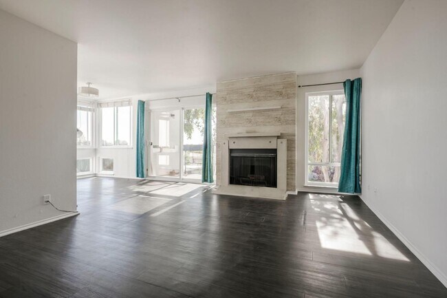 Foto del edificio - 1041 Shell Blvd