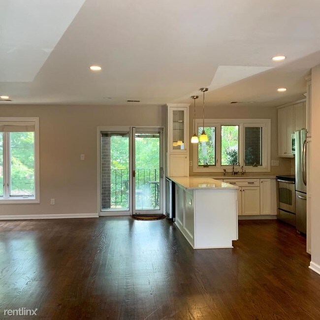 Building Photo - 2 br, 1.5 bath Townhome - 1823 N Uhle St