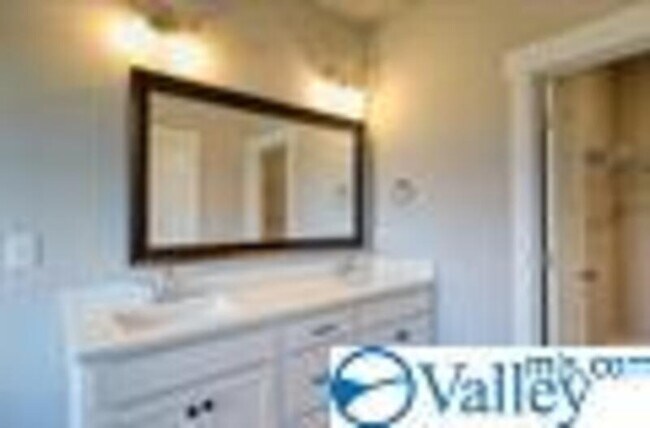 Building Photo - 111 Caspian Ln