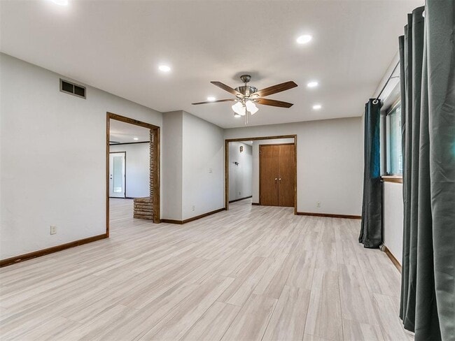 Building Photo - 2641 Osborne Dr