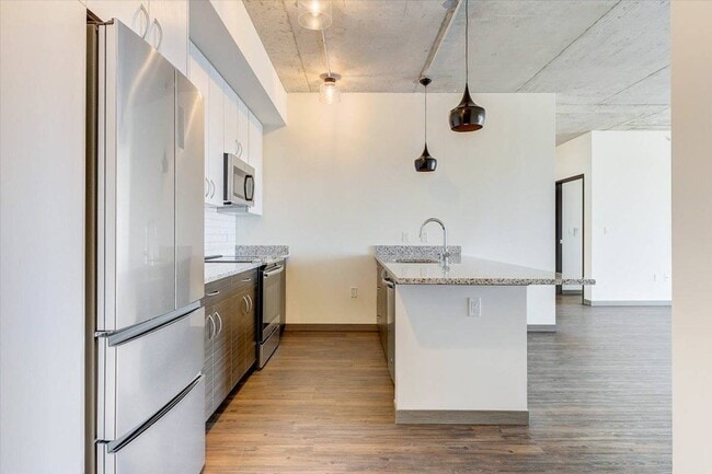 Building Photo - Urbanite