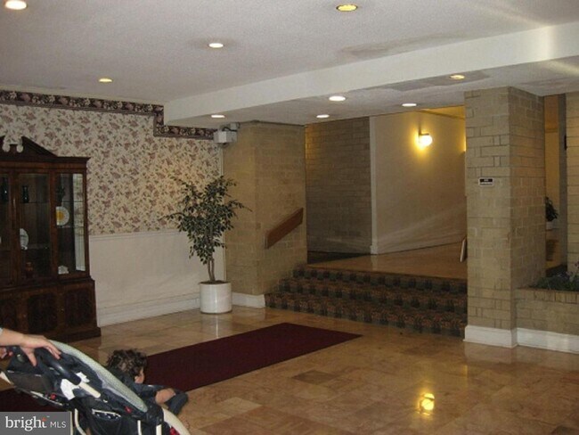 Foto del edificio - 3100 S Manchester St