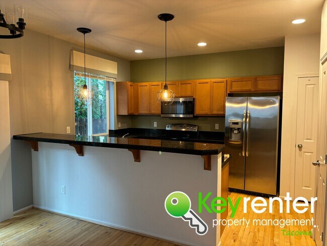 Building Photo - Tumwater Unique 3Bed/2.5bath Gorgeous Home...