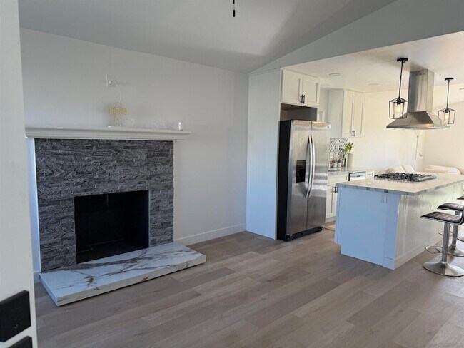 Building Photo - 664 Carefree Dr