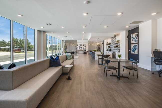 Building Photo - Riverview6