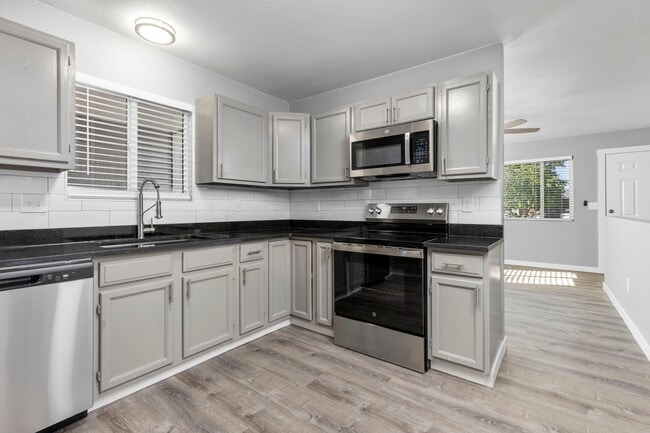 Building Photo - 508 King Ct