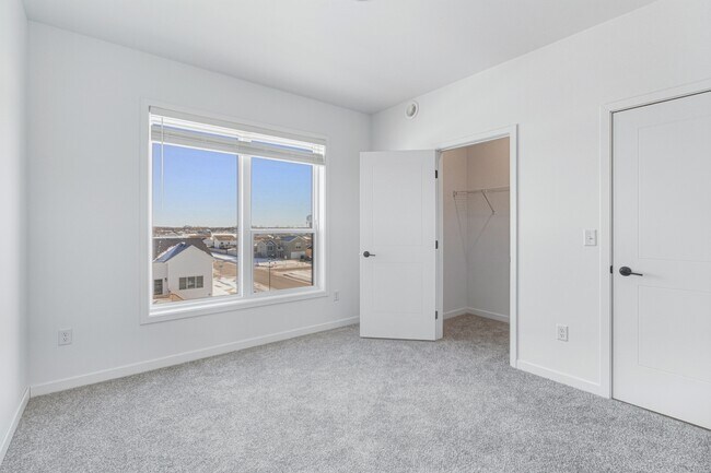 Foto del edificio - 2465 62nd Ave S