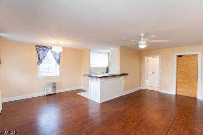 Building Photo - 59 N Main St