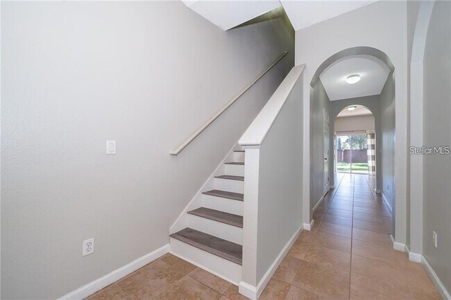 Building Photo - 833 Park Grove Court
