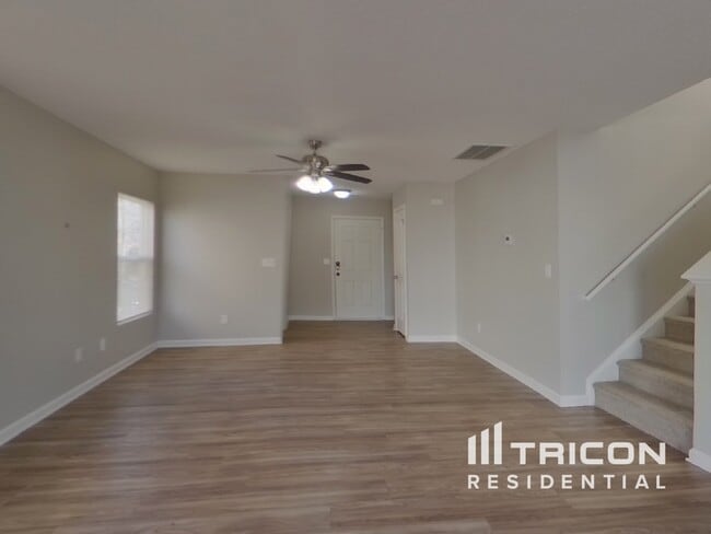 Foto del edificio - 4421 Stone Mountain Dr